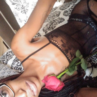 Nerqnazgestov eghjyur ev erotik Petite Ebony Ebony College usanogh