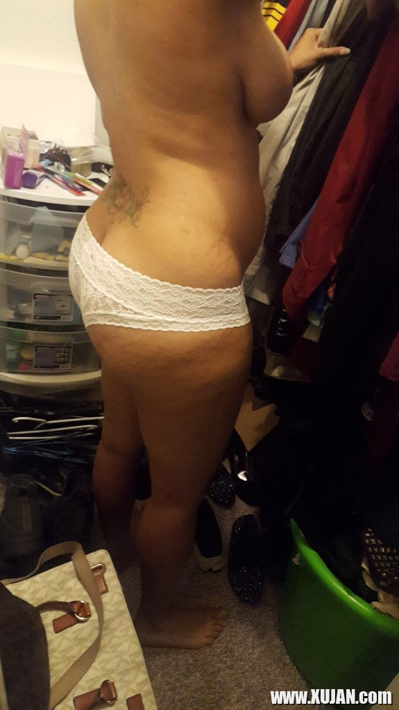 Sexy pucy n tits pic - Photo #2775310