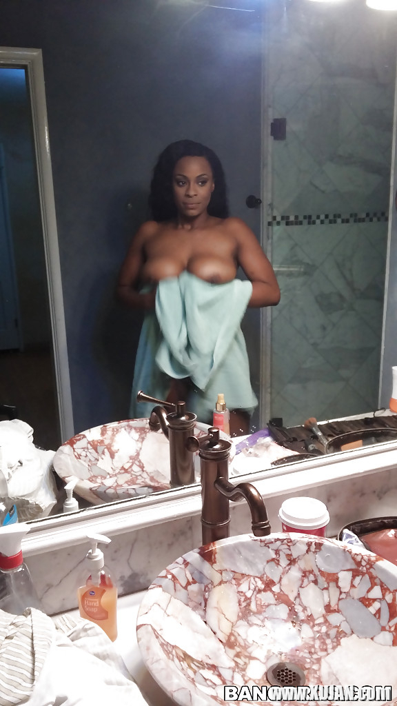 Ebony Tori Taylor is taking bath and touching her wet boobies - Photo #2780947