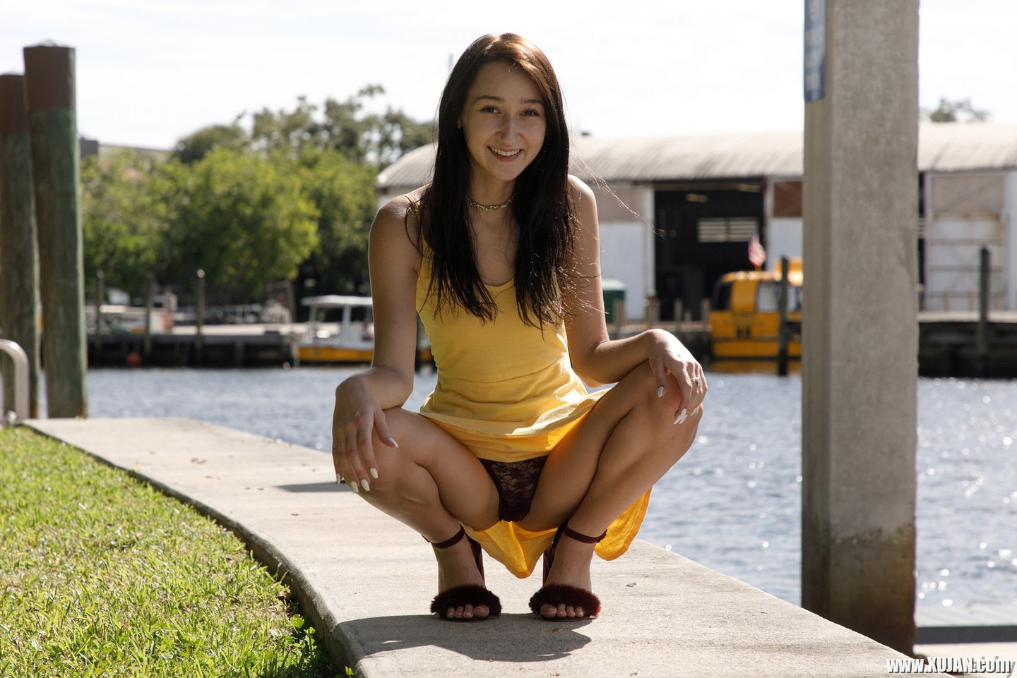 Carmen Rae giving us an upskirt flash outdoors - Photo #2783991
