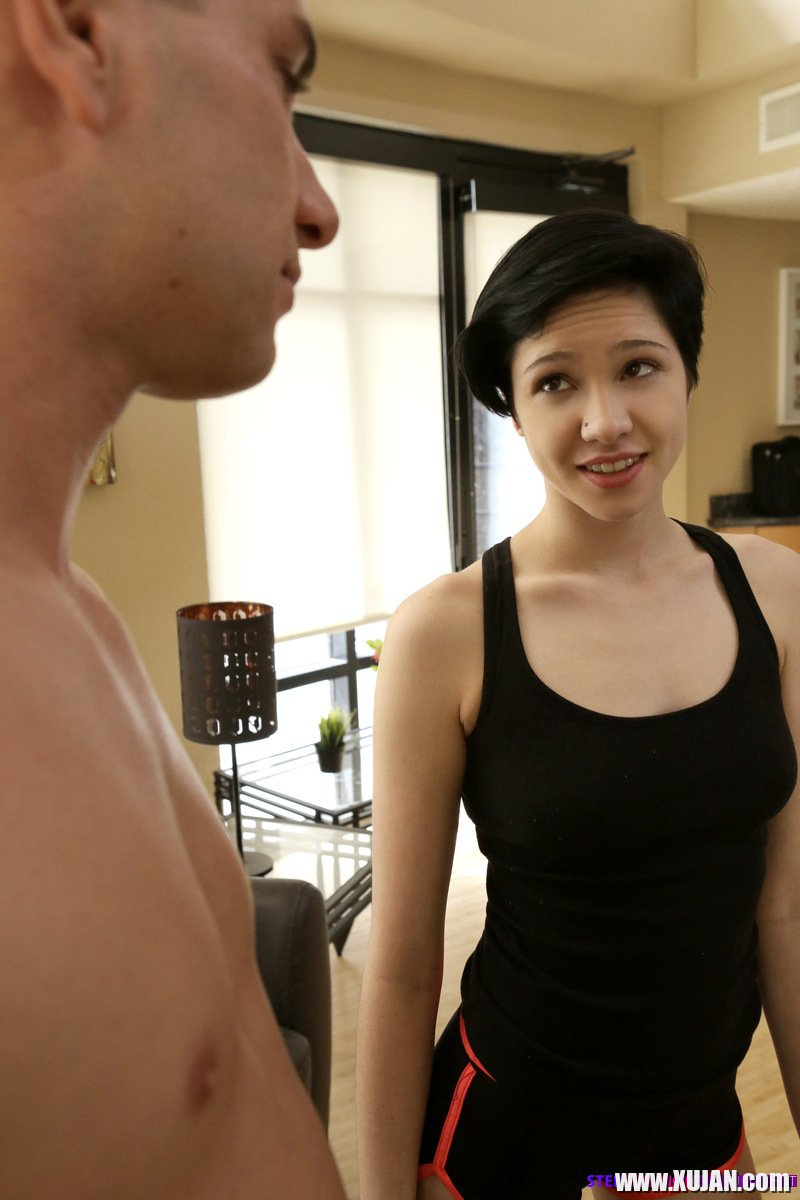 Short haired Cadey Mercury gets her pussy eaten out and banged - Photo #2786586