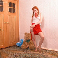 Redhead Bitch y kosht e karmir dildoyi het