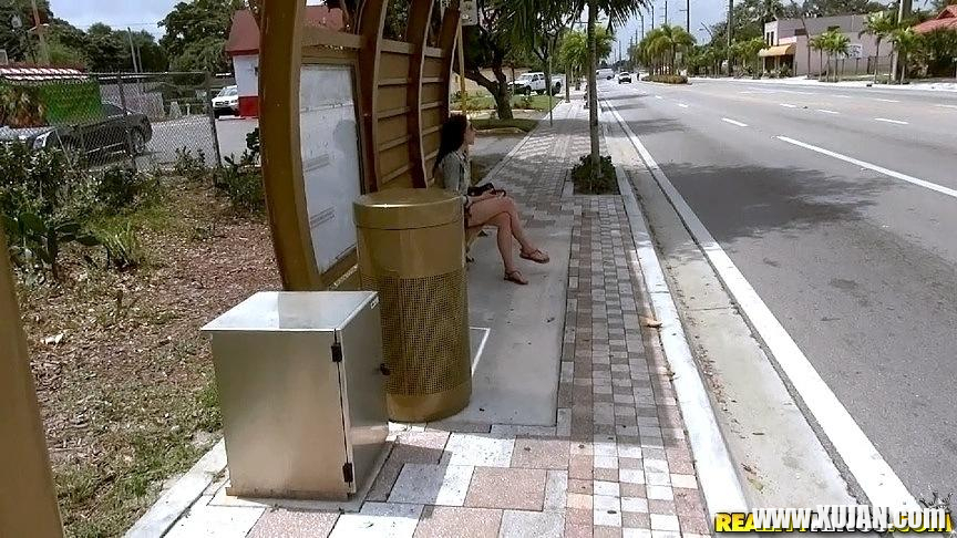 Amateur girl Izzy Champayne gets picked up in public - Photo #2790118