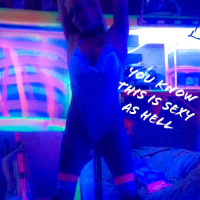 neon ev paylum mtutyan mej
