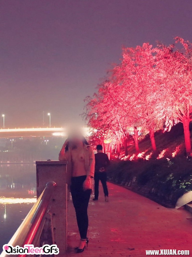 Asiakan aghjiky metsatsnum e ir krtsqery hanrutyan mej - Photo #2795713