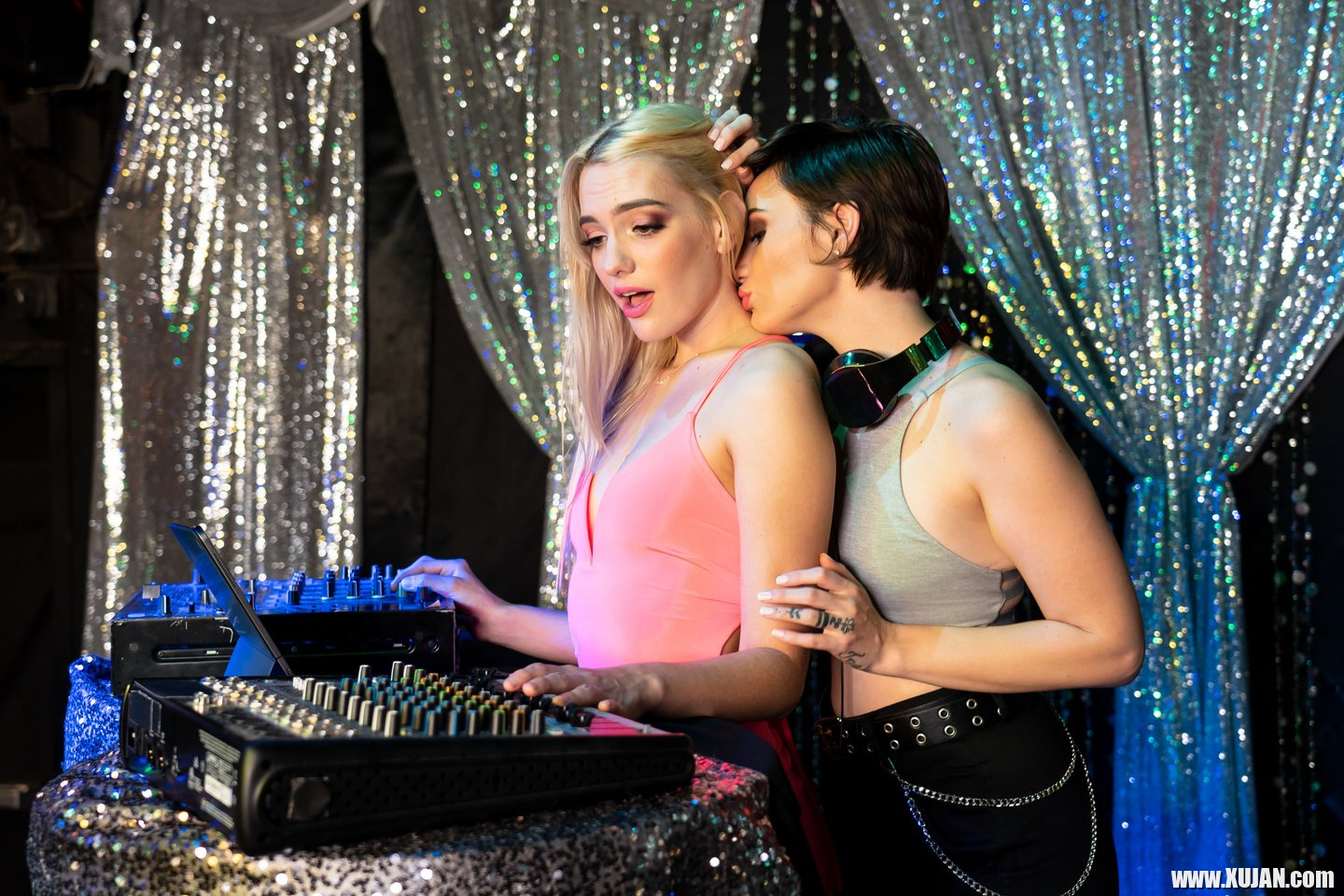 Paris Lincoln enjoys hot Lesbian Strap On Fucking - Photo #2796002