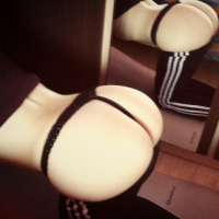 Nor tesaholovaki nakhaditum Hot Big Ass Blonde erazum e tsitsaghel erku klirov