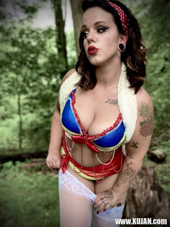 Snow White Photo Shoot - Photo #2804358