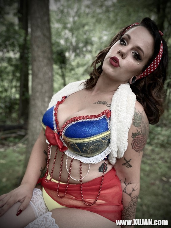 Snow White Photo Shoot - Photo #2804363