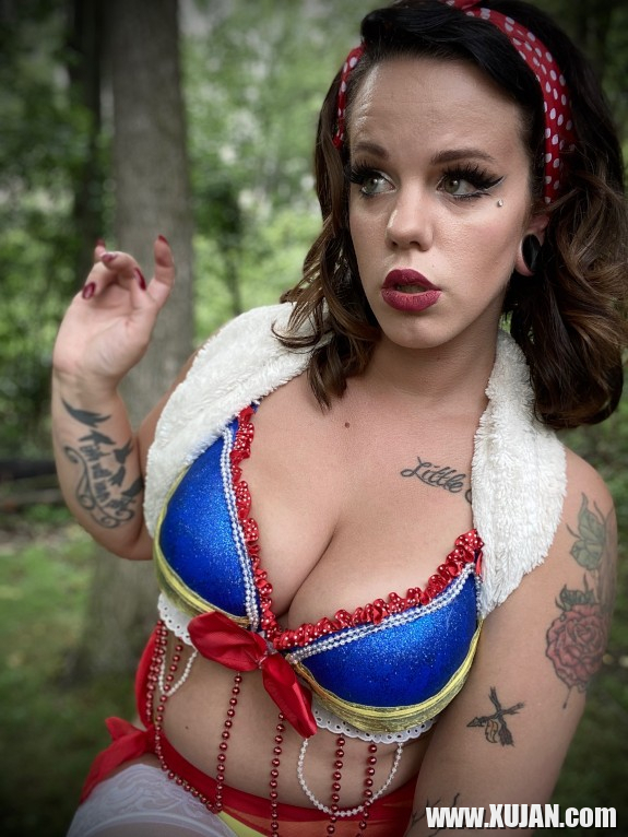 Snow White Photo Shoot - Photo #2804365