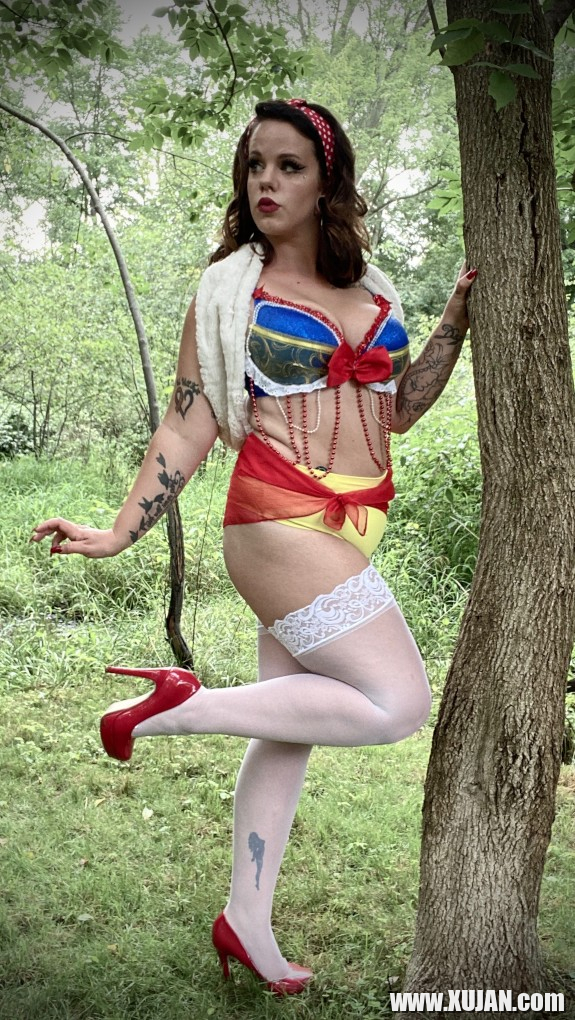Snow White Photo Shoot - Photo #2804366