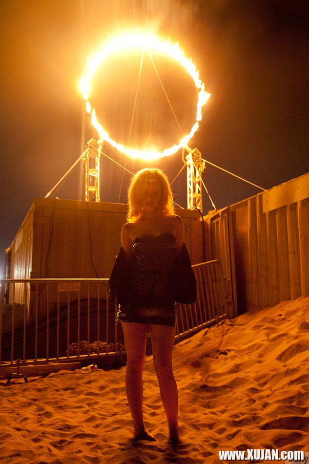Blonde coed Catie Parker has some fun on a beach at night - Photo #2806029