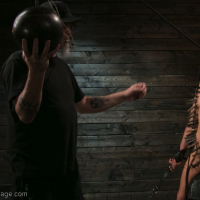 Lilith Luxe has her some rather kinky dungeon Fun