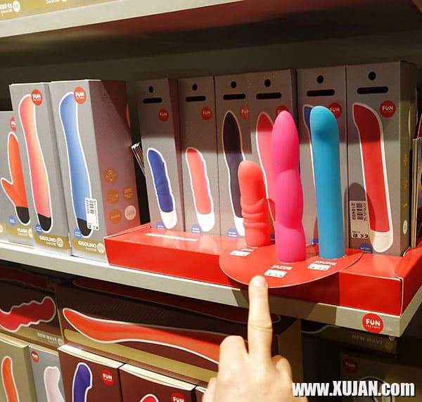 Kiny seqsuum e gnum vibrator ev zgum e ayn - Photo #2808042