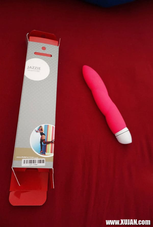 Kiny seqsuum e gnum vibrator ev zgum e ayn - Photo #2808043