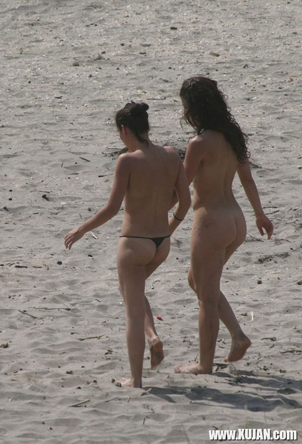 Erku lesbukhner hangstanum en nudistakan loghapum - Photo #2809354