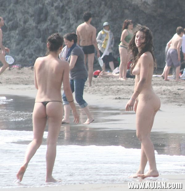 Erku lesbukhner hangstanum en nudistakan loghapum - Photo #2809363