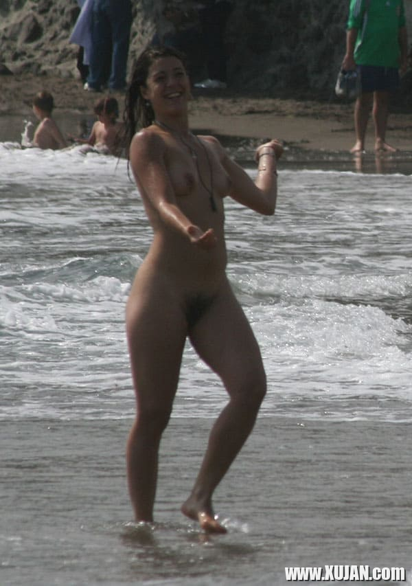 Erku lesbukhner hangstanum en nudistakan loghapum - Photo #2809369