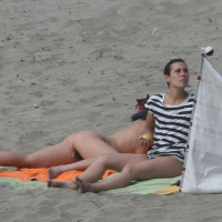 Erku lesbukhner hangstanum en nudistakan loghapum