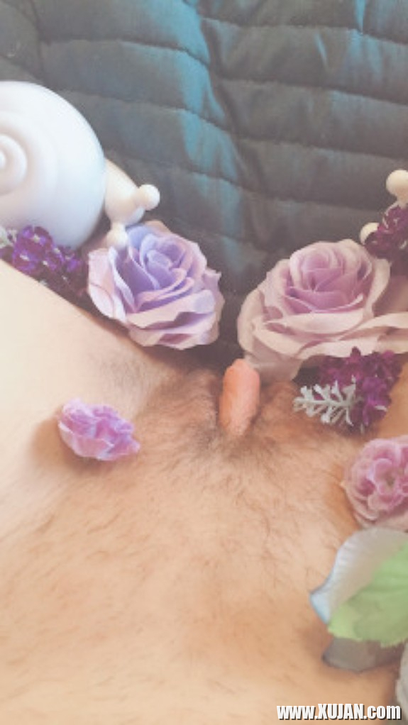 Nudes ev Lews - Photo #2810456