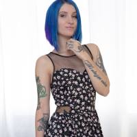 Bluehaired Tattooed Babe y batsum e ereq antsq fuck i hamar