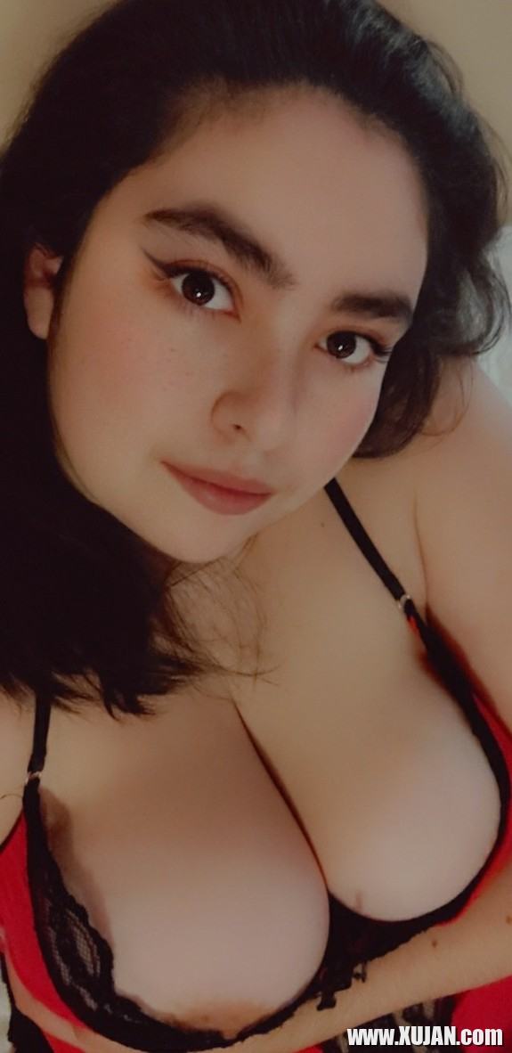Busty Boobies - Photo #2823582