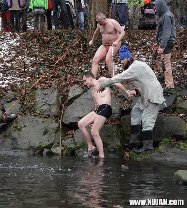 Yntanekan loghatsogh nudistner dzmrany - Photo #2825776