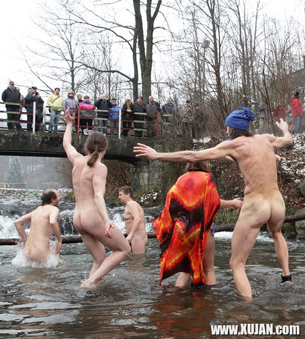 Yntanekan loghatsogh nudistner dzmrany - Photo #2825808