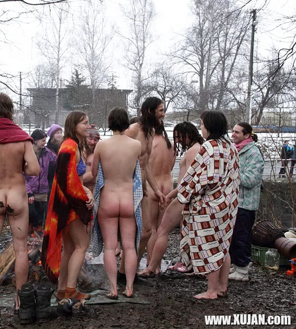 Yntanekan loghatsogh nudistner dzmrany - Photo #2825835