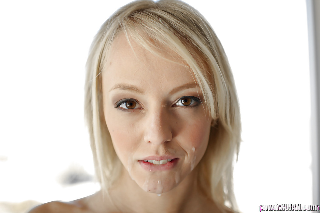 Small boobed blonde spinner Sierra Nevadah parking shaved cunt atop penis - Photo #2827299