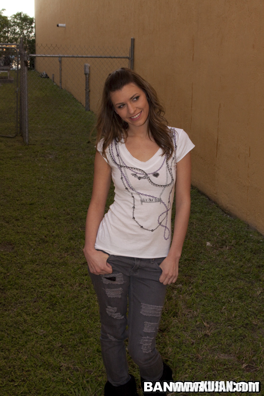 Victoria Lawson cant get enough outdoor handjob in small tits reality - Photo #2833772