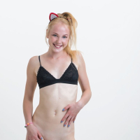 Blonde Beauty y handerdzanqov
