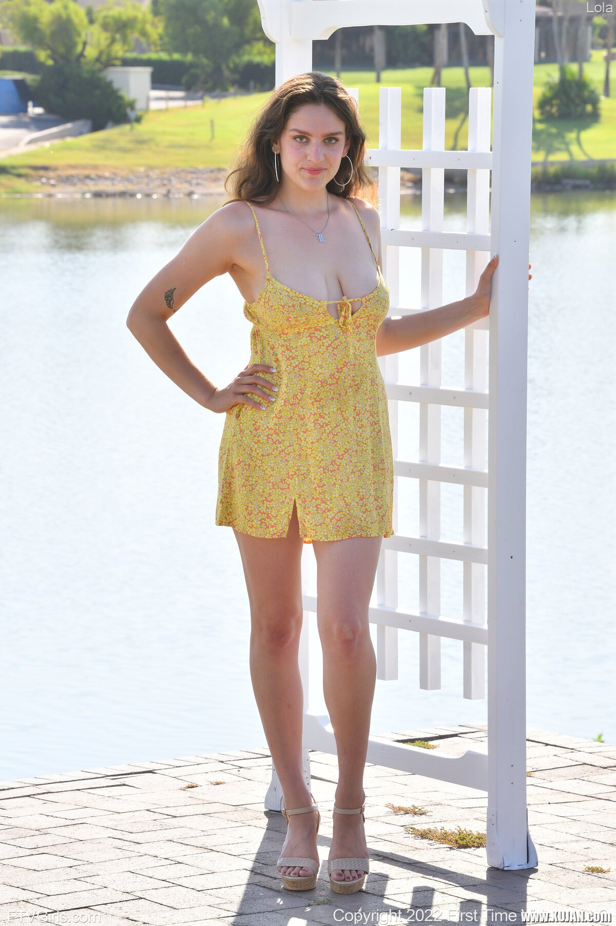 Shy young babe Lola Sinn seductively poses outside reveals her nice boobs - Photo #2847200