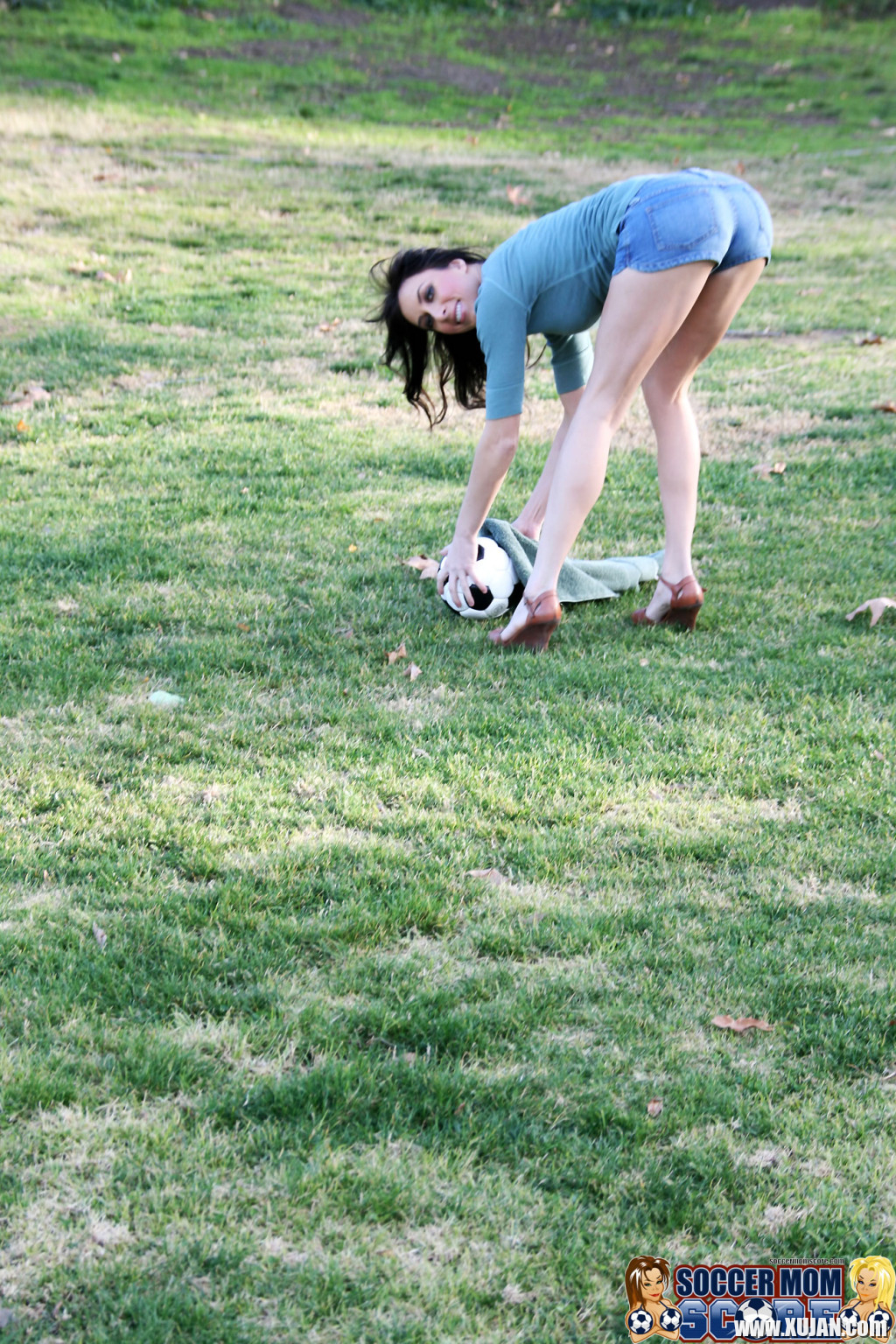 Horny Soccer Mom Katrina Isis loves a deep dicking - Photo #2849188