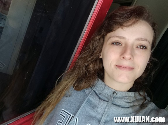 Zhamanakn e keghtot charachchi aghjik linel - Photo #2852568