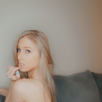 Sneakygirls Selfie Book