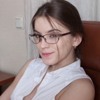 Evelina Darling y dzernasharzhvum e ashkhatanqi yntatsqum