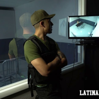 Latina parekayin Goldie Glock