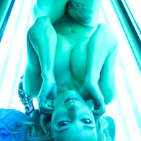 Nikki tanning mahchakal