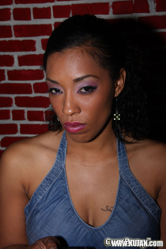 Ebony Donna Red gets a nasty facial cum bukkake - Photo #2867955
