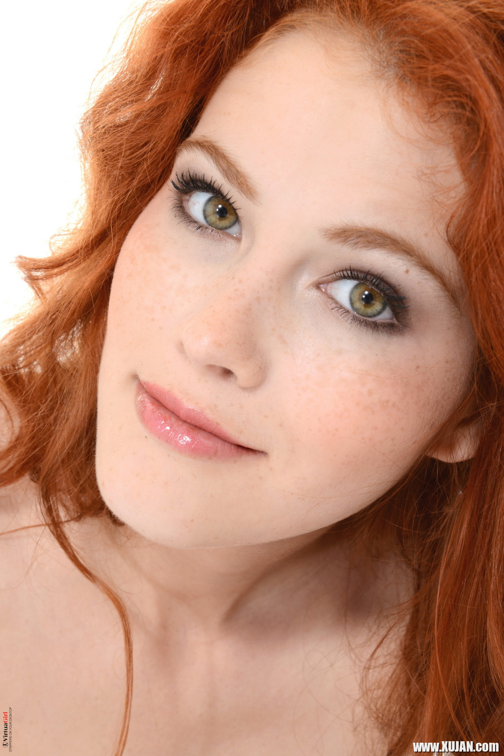 Kinky redhead girl stripping and posing - Photo #2869463