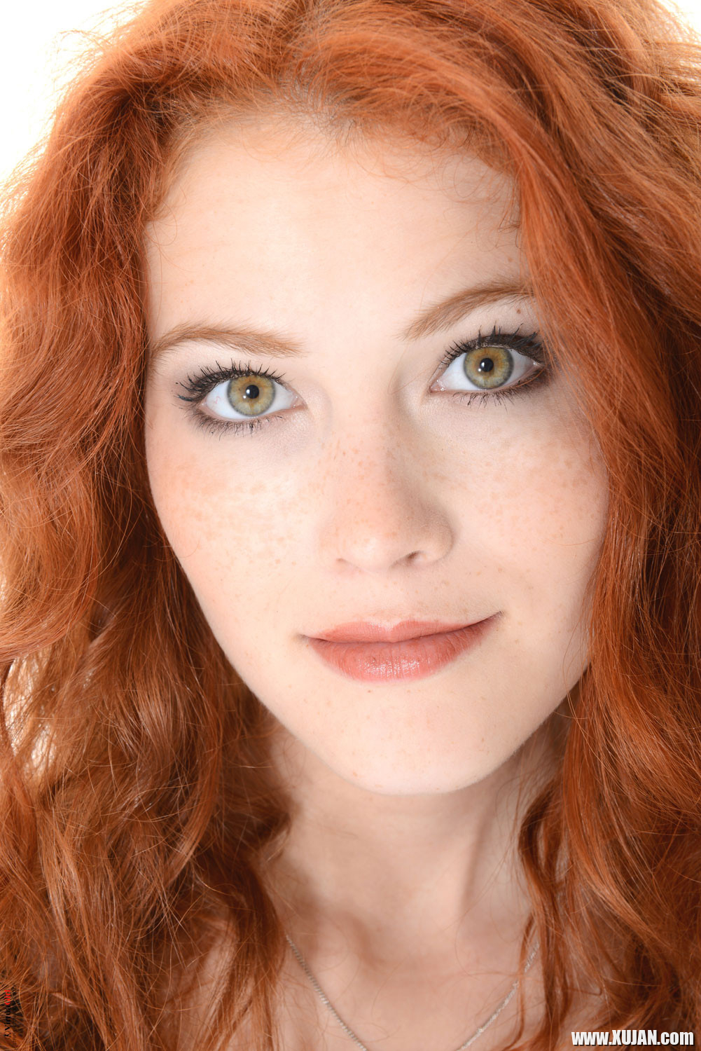 Beauty redhead girl strips out of her tight leopard dress - Photo #2869480