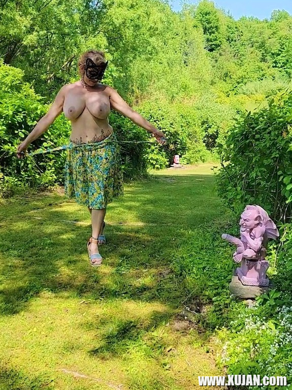 Hingshabti Momomys Repurposed Dildo Garden Walk Hughtited MILF siruhi - Photo #2870903