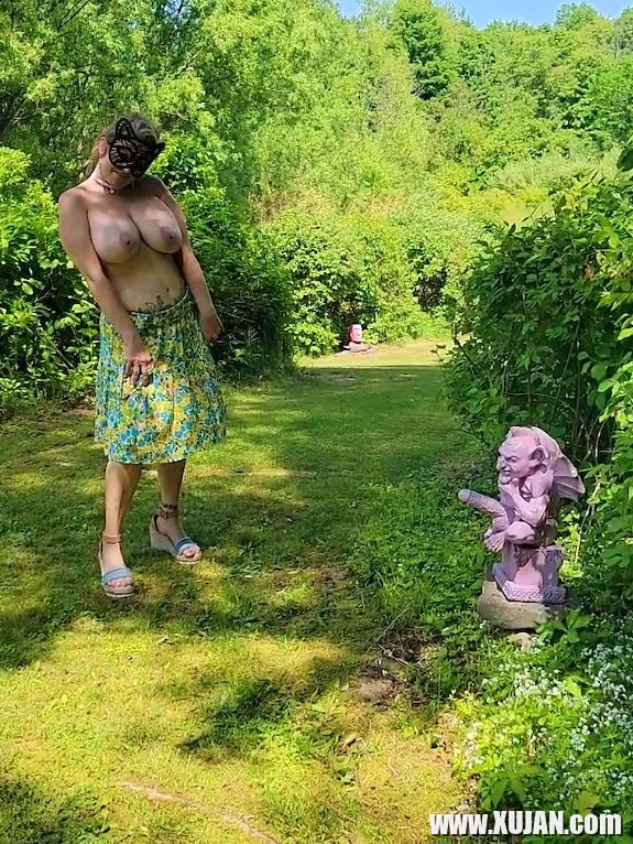 Hingshabti Momomys Repurposed Dildo Garden Walk Hughtited MILF siruhi - Photo #2870905