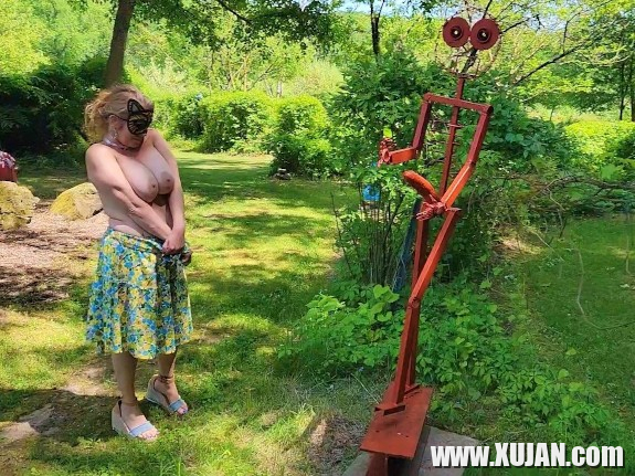 Hingshabti Momomys Repurposed Dildo Garden Walk Hughtited MILF siruhi - Photo #2870912