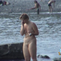 Busty MILF y shrjum e merk loghapum