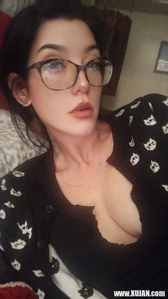 Kitty sviter - Photo #2877415