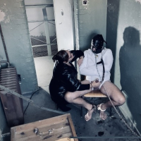 Warden Mistress April y ir tsarayin e vertsnum bant