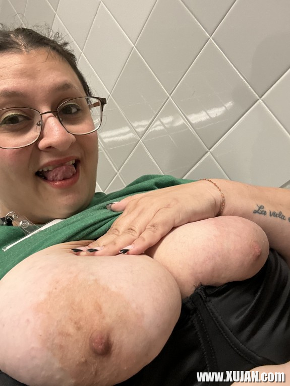 Big Boobs Phat pucy - Photo #2882749