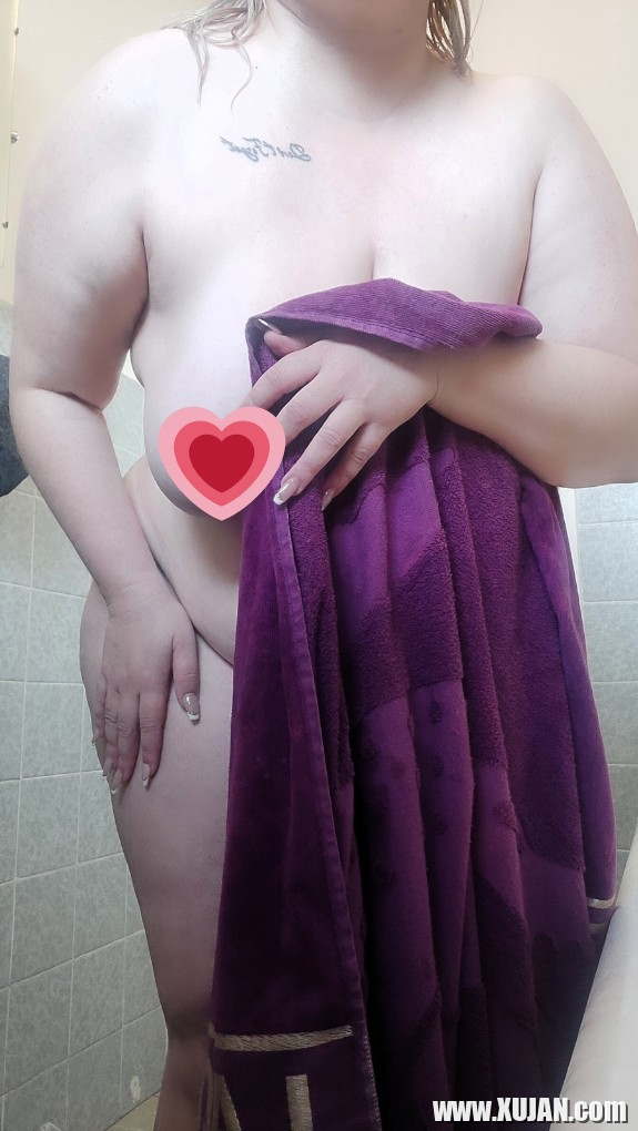 Curvy Sole Goddess Bath Time Nudes Photoset - Photo #2893621